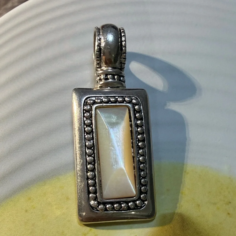 Vintage Silver tone Rectangular Pendant - - Picture 4 of 5